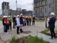 Тюменским школьникам рассказали о главных этапах многоквартирного домостроения