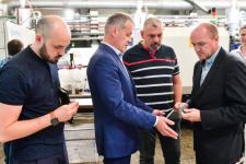 Пластмассовые изделия по чертежам заказчиков изготавливают на тюменском заводе "Расавит" Пластмассовые изделия по чертежам заказчиков изготавливают на тюменском заводе "Расавит"