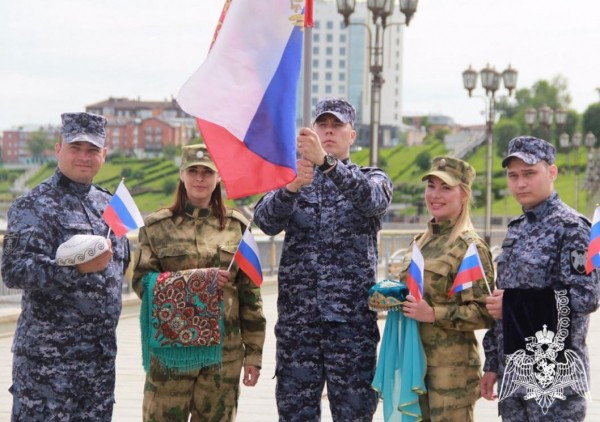 Тюменские росгвардейцы подготовили видеоролик ко Дню России