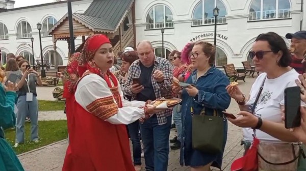 Туристы из Санкт-Петербурга оценили чистоту Тобольска и местное гостеприимство