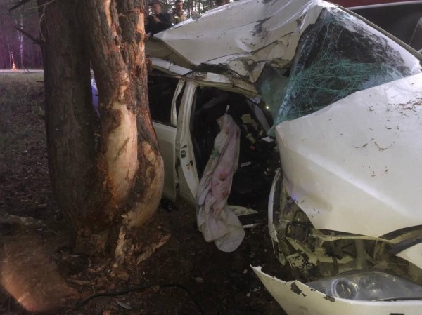 Многодетные родители из Ноябрьска разбились на машине под Тюменью