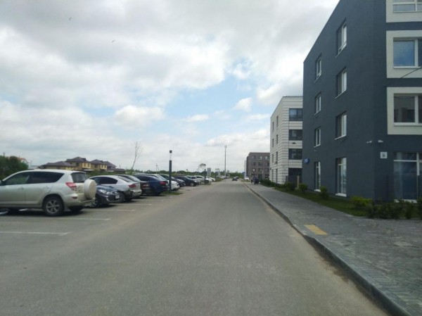 Новая дорога, светофор и остановка появятся на улице Стройотрядовской в Тюмени 