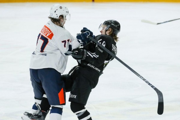 Нападающий Илья Кляузов подписал контракт с "Рубином" Нападающий Илья Кляузов подписал контракт с "Рубином"