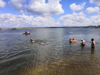 Тюменские "моржи" устроили соревнования в честь Дня России 