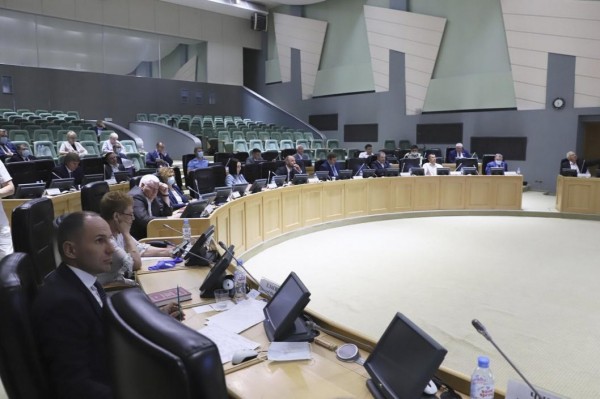 Вопросы по благоустройству и ЖКХ чаще всего задают тюменцы депутатам гордумы