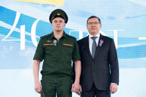 Якушев и Моор вручили госнаграды жителям Ишима и военным, отличившимся в спецоперации