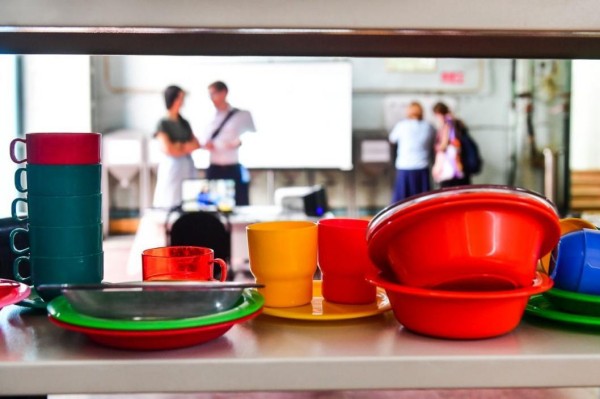 Александр Моор поздравил работников торговли с профессиональным праздником 