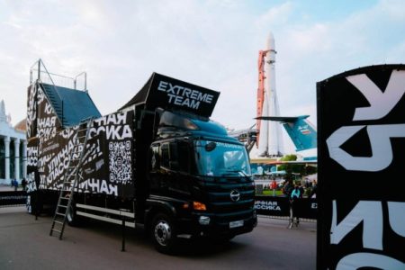 12 -метровый скалодром строят на набережной в Тюмени