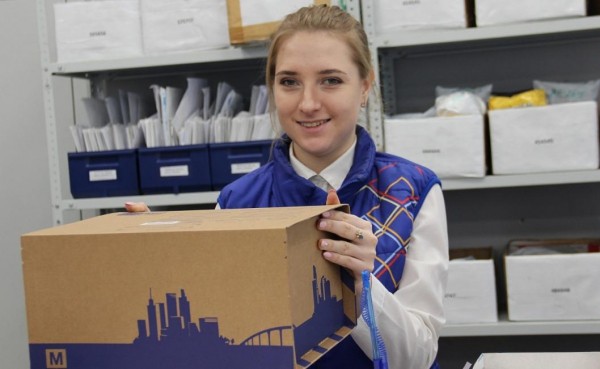 Работников и ветеранов почтовой связи Тюменской области поздравил с праздником Александр Моор