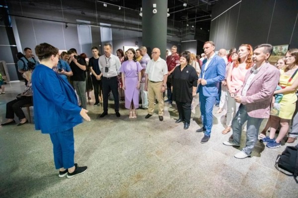 Евгений Заболотный поблагодарил организаторов выставки картин Михаила Гардубея