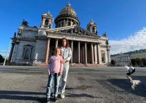 Мечту 10-летней тюменки о поездке в Санкт-Петербург исполнил губернатор Александр Моор 