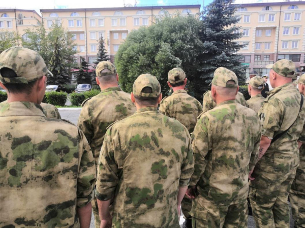 Отряд добровольцев отправился из Тюмени на службу по контракту в Вооруженных силах РФ 