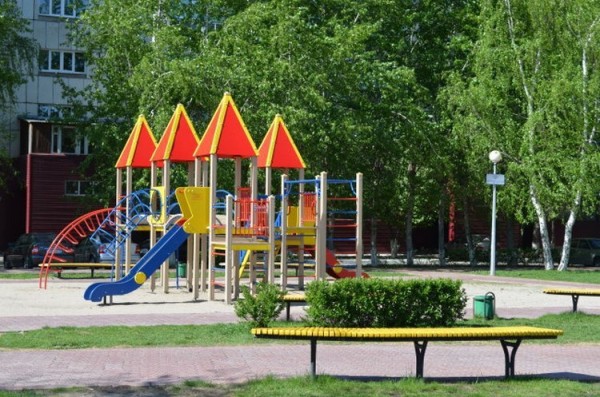 Тюменские депутаты помогают участникам проекта "Лучший дом. Лучший двор"