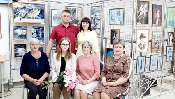 Юная художница из Голышманово открыла персональную выставку