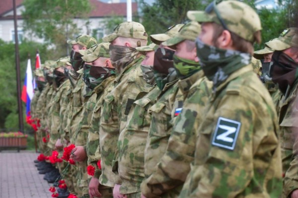 Торжественная церемония отправки первой роты добровольцев подразделения "Тобол" прошла в Тюмени