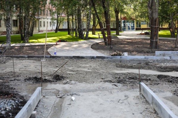 В свою поликлинику пациенты будут ходить по благоустроенной зеленой территории
В свою поликлинику пациенты будут ходить по благоустроенной зеленой территории