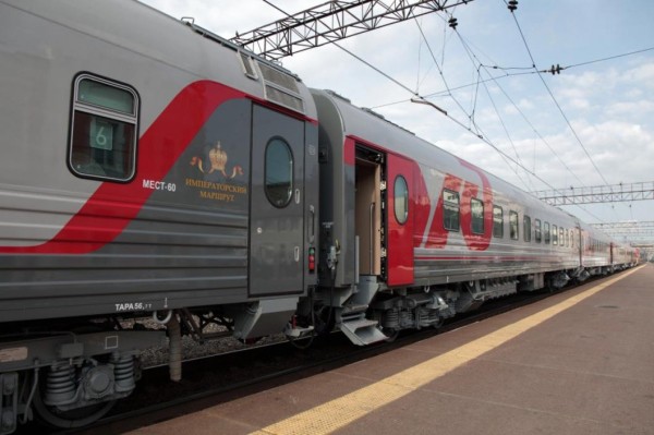 Александр Моор поблагодарил железнодорожников за преданность делу и профессионализм Александр Моор поблагодарил железнодорожников за преданность делу и профессионализм