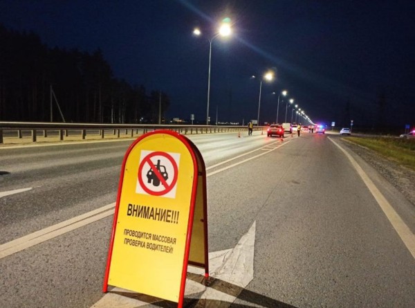 Более 300 водителей проверили на трезвость на трассе Тюмень-Боровский-Богандинский