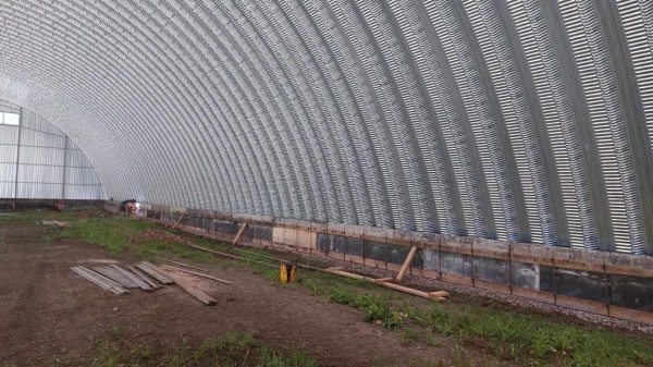 Два арочных зернохранилища возводят в Аромашево