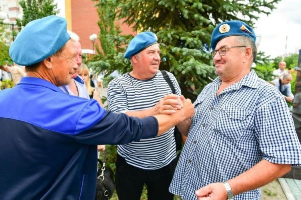 Владимир Якушев: Воздушно-десантные войска &ndash; гордость и слава российской армии