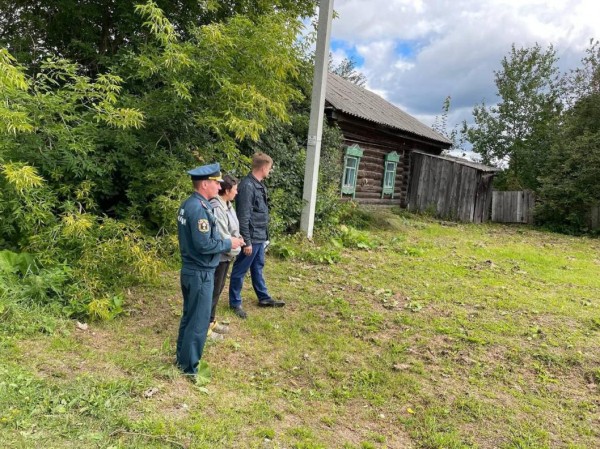 Восьмерым жителям Тобольского района грозят штрафы за нескошенную траву 