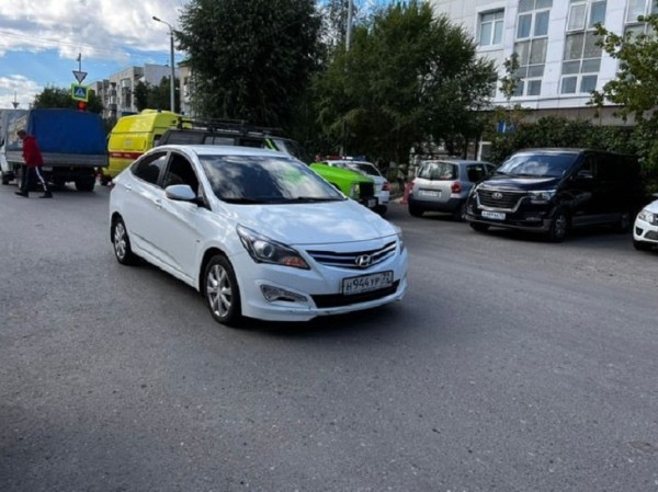 В Тюмени водитель сбил двух школьниц на Червишевском тракте