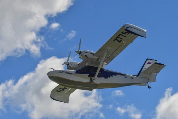 Александр Моор поздравил работников и ветеранов авиации с профессиональным праздником