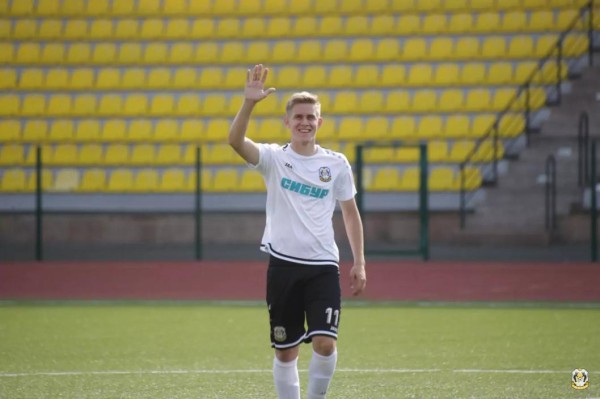 Футболисты "Тюмени-2" в гостях разгромили магнитогорцев со счетом 7:2 Футболисты "Тюмени-2" в гостях разгромили магнитогорцев со счетом 7:2