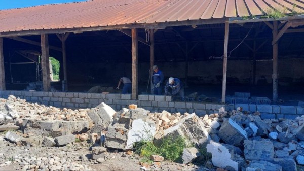 Два арочных зернохранилища возводят в Аромашево