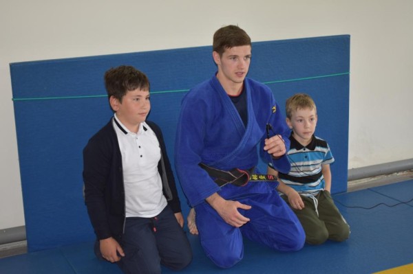 Около 60 юных спортсменов записались в новую секцию по дзюдо в Голышманово Около 60 юных спортсменов записались в новую секцию по дзюдо в Голышманово