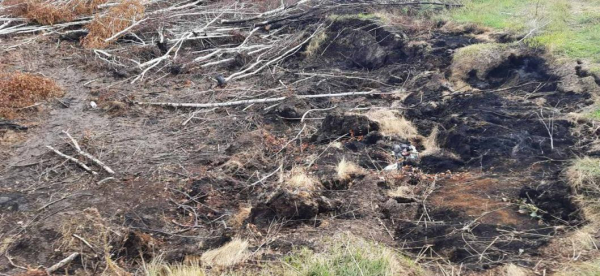 Очаг горящего торфа пытаются ликвидировать в с. Армизонское Тюменской области Очаг горящего торфа пытаются ликвидировать в с. Армизонское Тюменской области