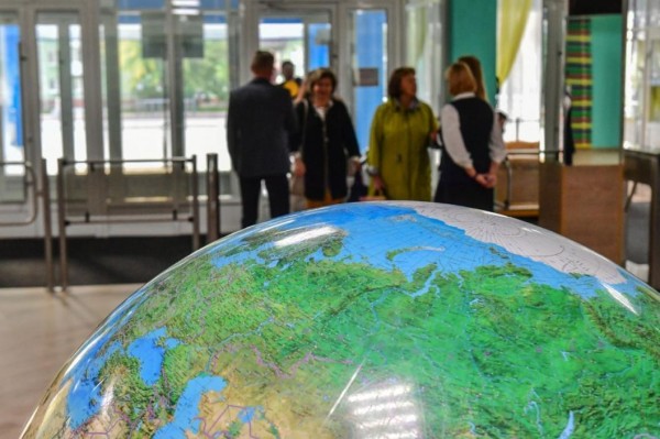 Уровень зарплат в образовании Тюменской области превышает общероссийский