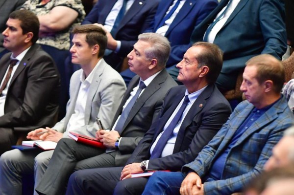 Восемь команд Тобольска, Ялуторовска и районов рассказали о своем инвестиционном потенциале Восемь команд Тобольска, Ялуторовска и районов рассказали о своем инвестиционном потенциале