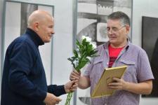 Фотогалерея: в Тюмени открылась выставка художника Юрия Бычкова