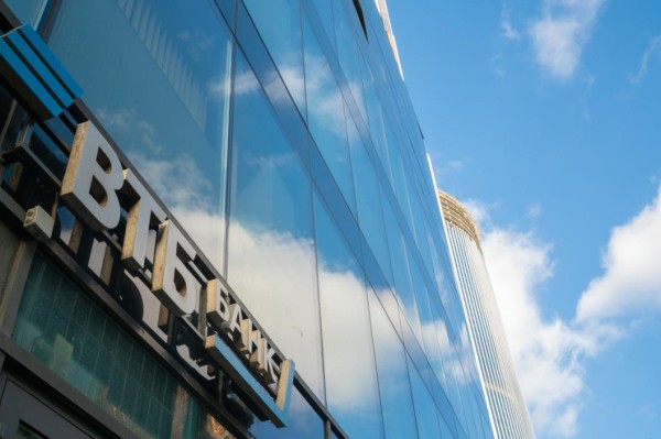 ВТБ: объем транзакций по картам в России увеличится на 15% в 2022 году