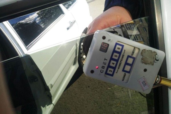 За незаконную тонировку автомобиля тоболяк отработает 100 часов 