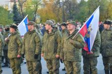 В Тюмени торжественно проводили первые подразделения мобилизованных
