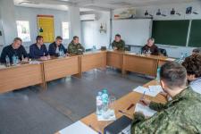 Александр Моор проверил условия проживания и боевой подготовки мобилизованных