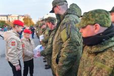 В Тюмени торжественно проводили первые подразделения мобилизованных