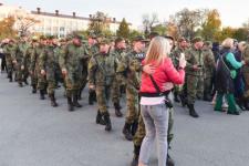 В Тюмени торжественно проводили первые подразделения мобилизованных