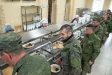 Губернатор Тюменской области проверил столовую мобилизованных 