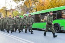 В Тюмени торжественно проводили первые подразделения мобилизованных