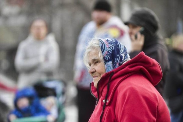 В Тюменской области серебряный спецназ научит школьников вязать и замешивать тесто