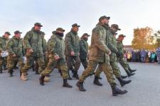 В Тюмени торжественно проводили первые подразделения мобилизованных