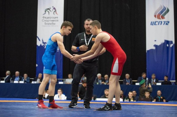 Всероссийский борцовский турнир на призы Владимира Чебоксарова стартовал в Тюмени