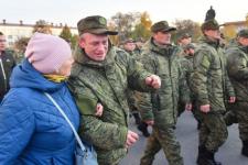 В Тюмени торжественно проводили первые подразделения мобилизованных