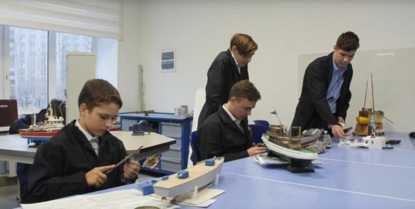 Тюменские школьники защищают честь региона на первенстве четырех федеральных округов по судомоделизму