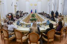 Александр Моор поздравил победителей и призеров двух Национальных чемпионатов профмастерства