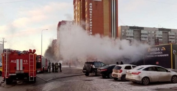 Торговый павильон сгорел на улице Широтной в Тюмени утром 25 ноября