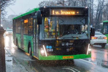 В Тюмени 33 автобуса с летних маршрутов перешли на зимний график движения